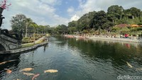 Dari semedinya ini, Dewi Gangga meminta kepada Raja Karangasem mengganti nama Taman Rijasa menjadi Taman Tirta Gangga. 