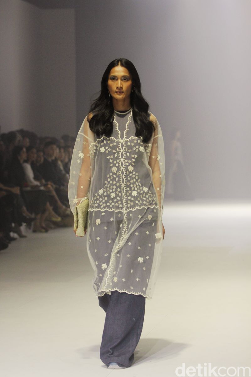 Koleksi Sejauh Mata Memandang di JFW 2024