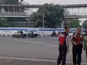 Arus Lalin Depan Stasiun Grogol Macet Imbas Proyek Galian Air