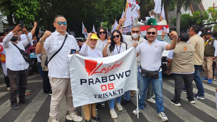 Laskar Prabowo 08 Trisakti turun ke jalan dukungan dan mengawal Prabowo Subianto dan Gibran Rakabuming Raka yang mendaftar di KPU untuk Pilpres 2024. (dok ist)