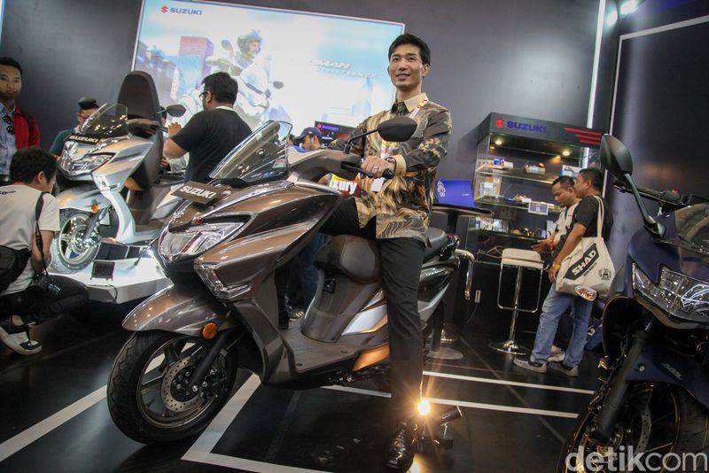 Suzuki Burgman Street 125 EX diperkenankan dalam pameran IMOS+ 2023 di ICE BSD City, Tangerang, Rabu (25/10/2023).