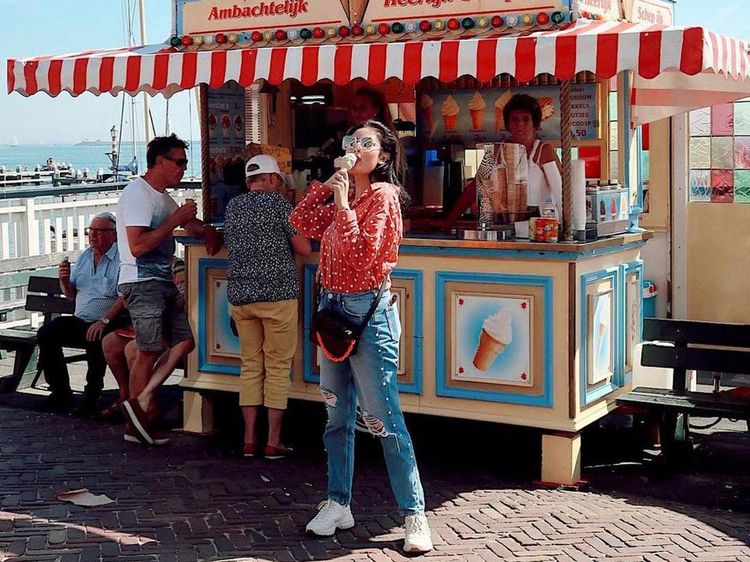 Serunya Momen Nindy Ayunda saat Kulineran di Luar Negeri