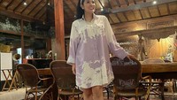 Nindy Ayunda akhirnya berbaikan dengan Olla Ramlan setelah lama berseteru. Nindy Ayunda mengaku bahwa dirinya lah yang berbesar hati untuk meminta maaf lebih dulu. Foto: Instagram @nindayunda