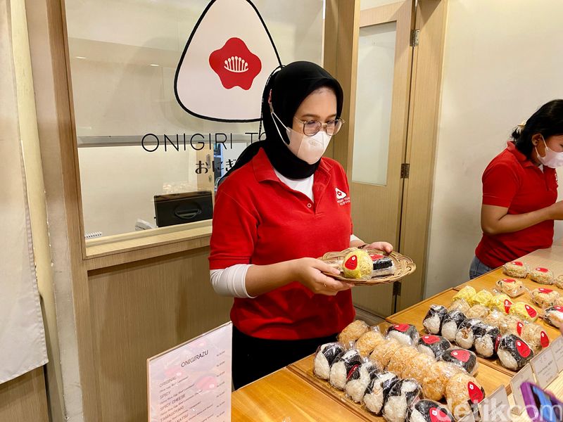 Onigiri Toiro: Onigiri Autentik Jepang Isi Udang Sakura dan Ikan Saba Ada di Sini!