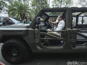 Bocoran dari Prabowo: Tahun Depan Maung Pakai Mesin Buatan RI