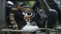 Maung Pindad dibekali mesin diesel yang berasal dari Toyota Hilux berkapasitas 2.494 cc dan transmisi manual enam percepatan. Pindad Maung bisa dipacu hingga kecepatan 120 km/jam. Maung mampu menjangkau jarak tempuh hingga 800 km.  