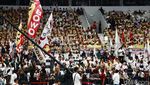 Pendukung Penuhi Deklarasi Prabowo-Gibran di Indonesia Arena