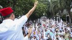 Pendukung Prabowo-Gibran Ramaikan Taman Suropati