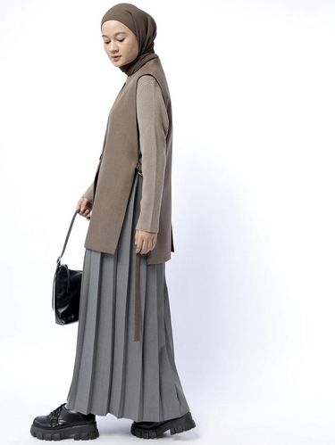 Perawatan koleksi busana tailoring. Perawatan koleksi busana tailoring.