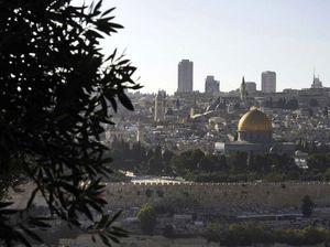 Israel Terus Serang Jemaah Masjid Al Aqsa Pakai Gas Air Mata