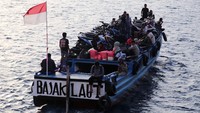Perahu motor merupakan salah satu dari sekian moda transportasi antarpulau di Maluku Utara yang menjadi pilihan warga untuk menyeberang dari Ternate ke Tidore.  