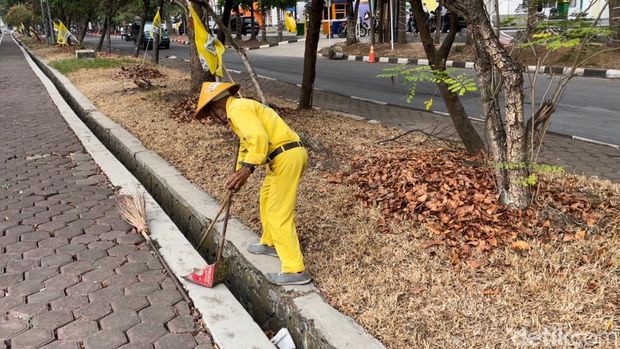 Potret Pak Sariban, relawan kebersihan di Kota Bandung