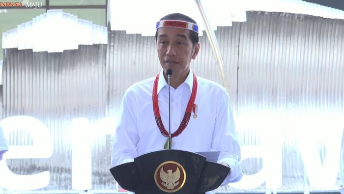 Presiden Jokowi saat meresmikan Bandara Mentawai