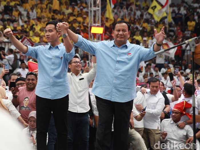 Prabowo memberikan sambutan saat acara Deklarasi Prabowo-Gibran di Indonesia Arena GBK, Jakarta, Rabu (25/10/2023).