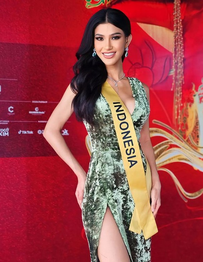 Sayangnya, wanita lulusan Universitas Sriwijaya dengan prestasi cum laude itu tidak melaju ke tahap selanjutnya yakni babak lima besar. Foto: dok. Instagram/@ritassyawellgreat