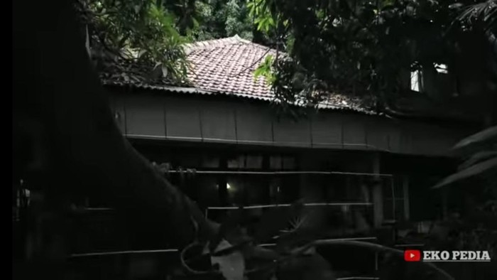 Rumah terbengkalai Pak Cecep/Tangkapan layar YouTube Eko Pedia