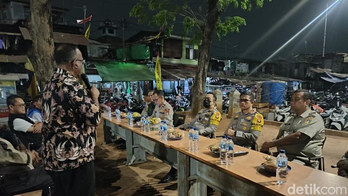 Seorang warga bernama Asraf mengaku heran fenomena tawuran di Manggarai, Jakarta Selatan, muncul 5 tahunan jelang pemilu.