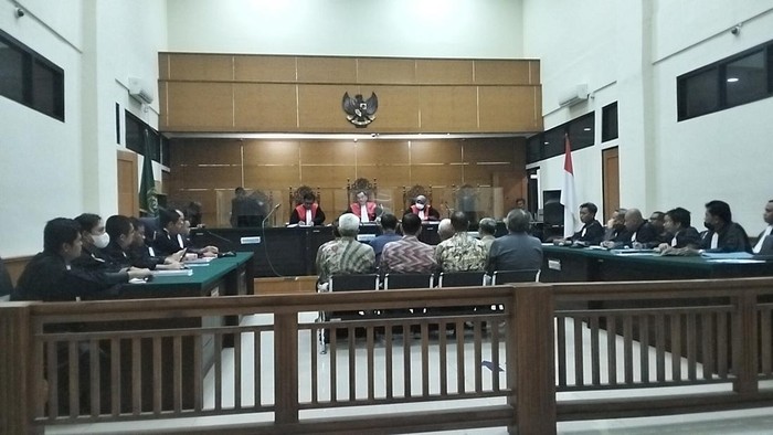 Sidang proyek fiktif di Teklomsigma senilai Rp 324,8 miliar.