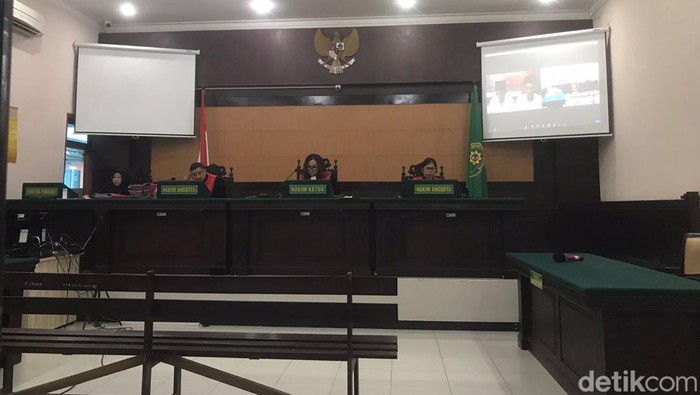 sidang tambang ilegal mojokerto