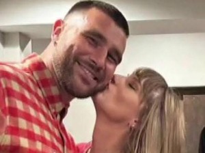 Terungkap! Kode Jenius Taylor Swift Pacari Travis Kelce di The Eras Tour