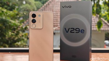 Vivo V29e sudah dijual di Indonesia dengan harga Rp xxx.  Foto: Adi Fida Rahman/detikINET