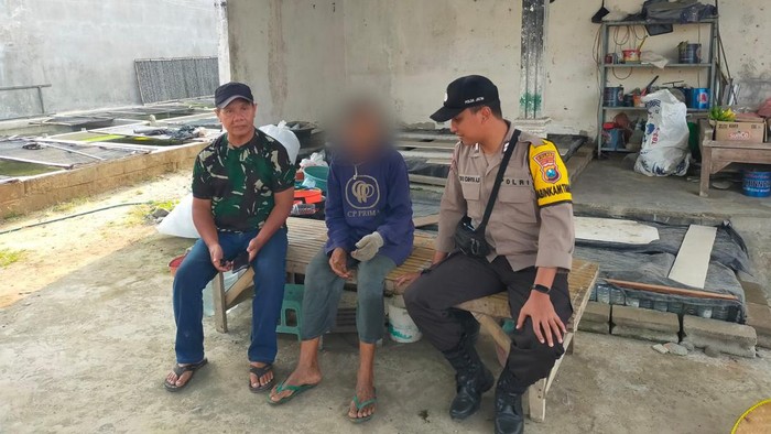Wanita yang viral terekam CCTV pura-pura jatuh terserempet mobil di Tulungagung ternyata ODGJ.