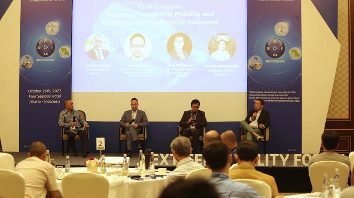 Diskusi 'Achieving Sustainable Mobility and Manufacturing Excellence in Indonesia' digelar di Four Season Hotel, Jakarta. Diskusi ini bahas kendaraan listrik di Indonesia.