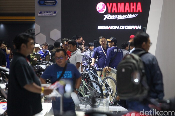Pameran Motorcycles Show atau IMOS 2023 berlangsung mulai dari tanggal 25-29 Oktober 2023. Panitia menargetkan 6 ribu sepeda motor terjual ke pengunjung.