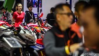 Pengunjung juga bisa membeli tiket di lokasi (on the spot/OTS) dengan harga Rp 35 ribu untuk weekdays (Senin-Jumat) dan Rp 50 ribu untuk weekends (Sabtu-Minggu).