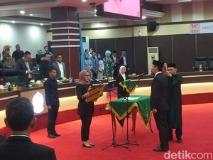 Ian Latanro Resmi Dilantik Jadi PAW Anggota DPRD Sulsel Gantikan Andi Irma