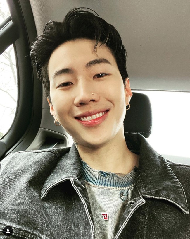 Pada tahun 2021, rapper Jay Park mengunggah kutipan quotes di Instagram Story yang berbunyi, “You don’t need to be muslim to stand up for Gaza, you just need to be human” yang berarti “Kamu tak harus beragama Muslim untuk membela Gaza, kamu hanya perlu menjadi manusia.”Foto: Instagram