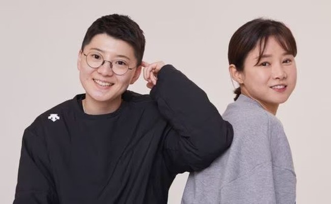 Atlet anggar Korea Selatan, Nam Hyun Hee jadi korban penipuan calon suaminya Jeon Chung Jo, yang ternyata cewek tulen. Rencana pernikahan mereka batal dalam dua hari setelah diumumkan kepada publik.Foto: dok. Chosun Ilbo