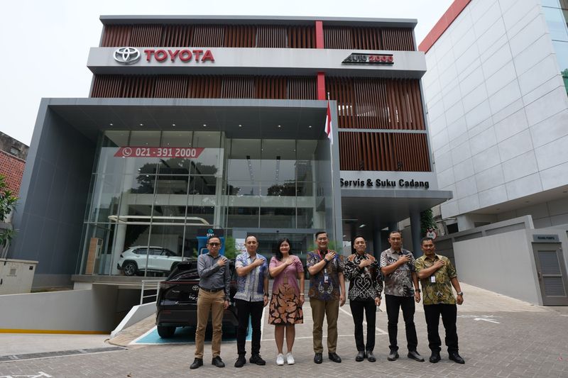 Auto2000 meraih Sertifikat Green Building EDGE Advanced dari Green Building Council Indonesia di Cabang Auto2000 Wahid Hasyim dan Auto2000 BSD City.