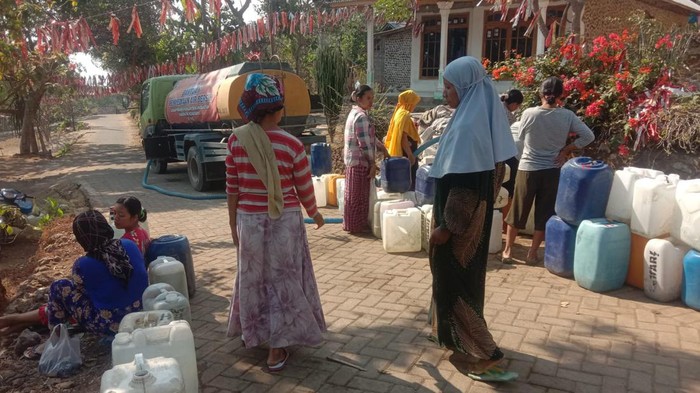 Bantuan Air Bersih untuk 3 Desa Kekeringan di Mojokerto