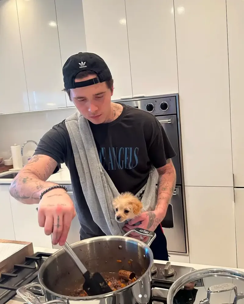 Brooklyn Beckham sebut masakan David Beckham yang paling enak