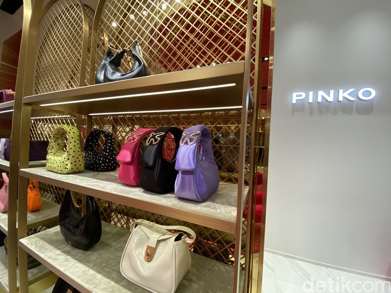 Butik Pertama Pinko di Indonesia yang berlokasi di Pacific Place Jakarta