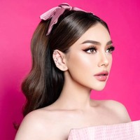 Memiliki darah keturunan Italia dari ayahnya membuat Celine memiliki kecantikan yang khas. Lahir pada 2 April 1992, Celine kini berusia 31 tahun. Foto: Instagram/@celine_evangelista