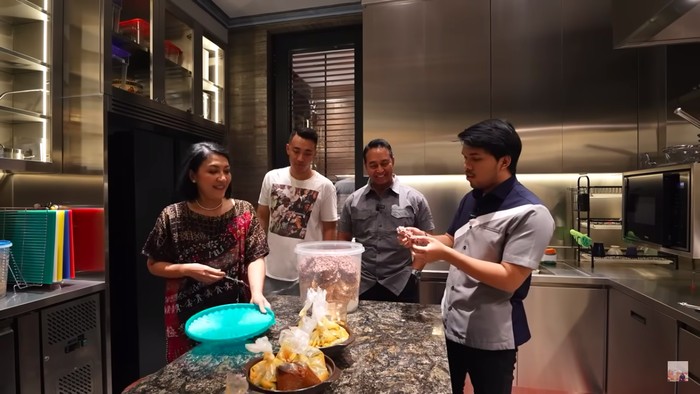 Dapur rumah Andika Perkasa