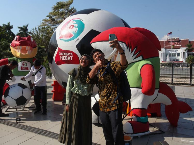Dekorasi Piala Dunia U-17 Hiasi Balai Kota Surabaya