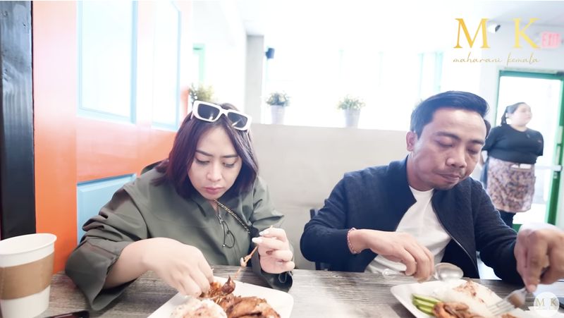 Di Los Angeles, Maharani Kemala Makan Ayam Goreng dan Kwetiau Rp 200 Ribuan