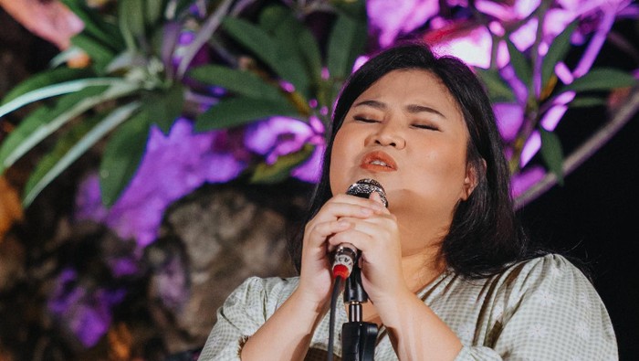 Eks Kontestan X Factor Indonesia Shena Malsiana