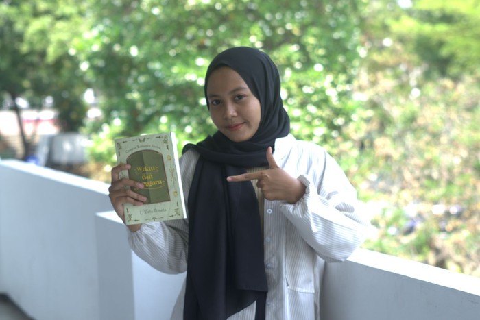 El, Mahasiswa Baru UM Malang yang Juga Penulis Novel