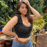 Fenella Fox adalah selebgram yang sering menjual konten eksklusif, termasuk yang memamerkan bulu ketiak. Mengaku dapat penghasilan yang tidak sedikt tapi sayangnya pekerjaan itu juga membuatnya terganggu secara mental.  Foto: Instagram Fenella Fox