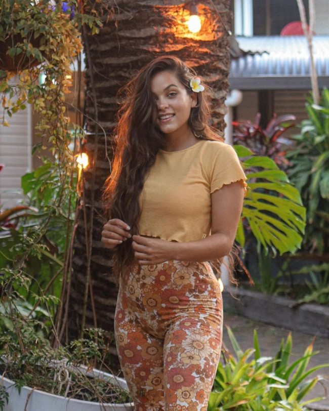 Aku bisa keliling dunia, hidup dengan akomodasi mewah dan makan di luar kapanpun. Aku punya banyak kebebasan finansial tapi pekerjaan itu sangat mempengaruhi kesehatan mentalku dan mereka tahu itu, tutur Fenella. Foto: Instagram Fenella Fox