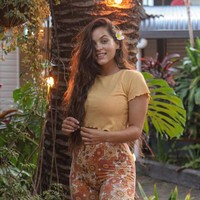 Aku bisa keliling dunia, hidup dengan akomodasi mewah dan makan di luar kapanpun. Aku punya banyak kebebasan finansial tapi pekerjaan itu sangat mempengaruhi kesehatan mentalku dan mereka tahu itu, tutur Fenella. Foto: Instagram Fenella Fox