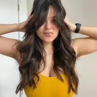 Wanita 30 tahun asal Inggris itu sendiri suka memamerkan bulu ketiak karena merasa jengah dengan standar kecantikan. Banyak yang suka tapi tidak sedikit pula yang menghujatnya karena itu. Foto: Instagram Fenella Fox