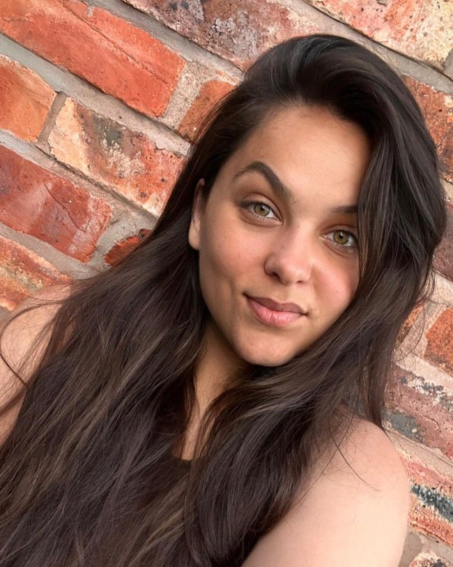 Meski begitu, Fenella mendapat dukungan dari orang tua terlebih mereka melihatnya bisa keliling dunia karena pekerjaan. Foto: Instagram Fenella Fox