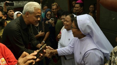 Ganjar Pranowo Kunjungi Keuskupan Tanjungkarang Lampung