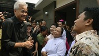 Ganjar sempat berbincang santai saat melakukan kunjungan di Keuskupan Tanjungkarang.
