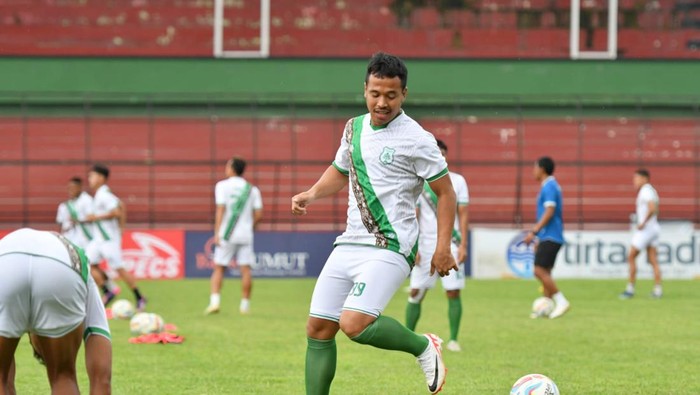 Guntur Triaji saat latihan bersama PSMS Medan